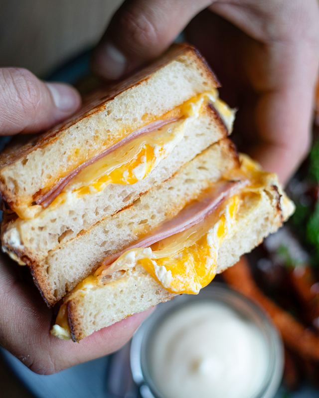 GRILLED CHEESE AND HAM