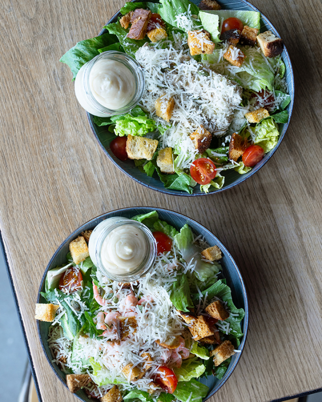 CAESARSALLAD med kyckling