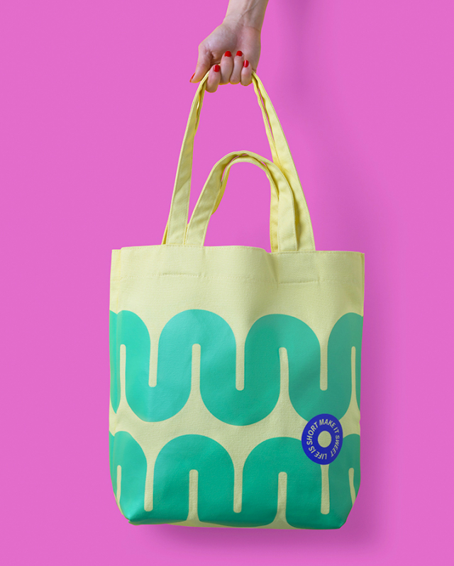 MR Cake Tote Bag Yellow - Gul tygväska - Official Merch