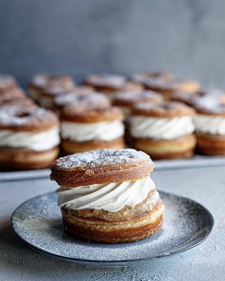 CRONUTSEMLA i gruppen KAFÉER & SORTIMENT / BULLAR hos MR CAKE (110032)