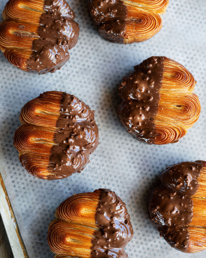 PAIN AU HAZELNUT i gruppen KAFÉER & SORTIMENT / BULLAR hos MR CAKE (110051)