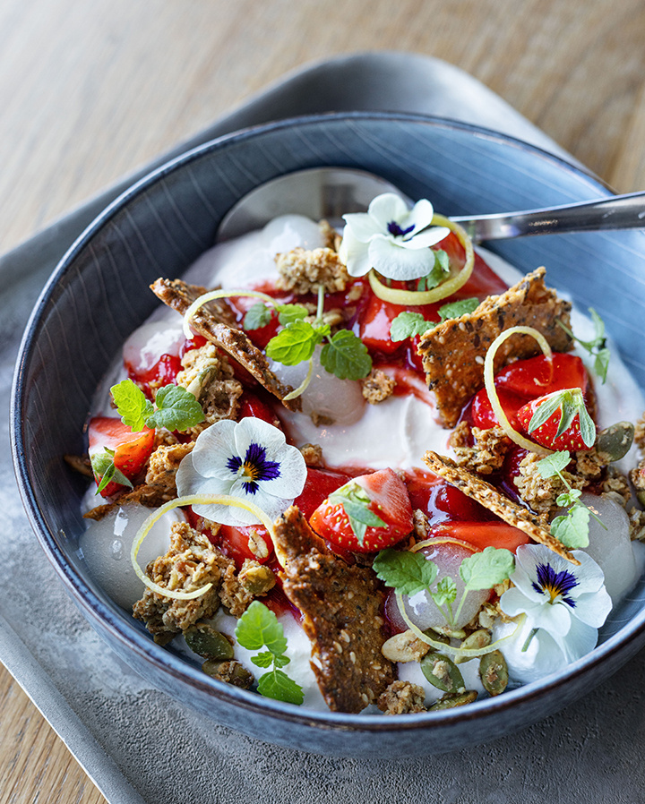 JORDGUBBSYOGHURT BOWL