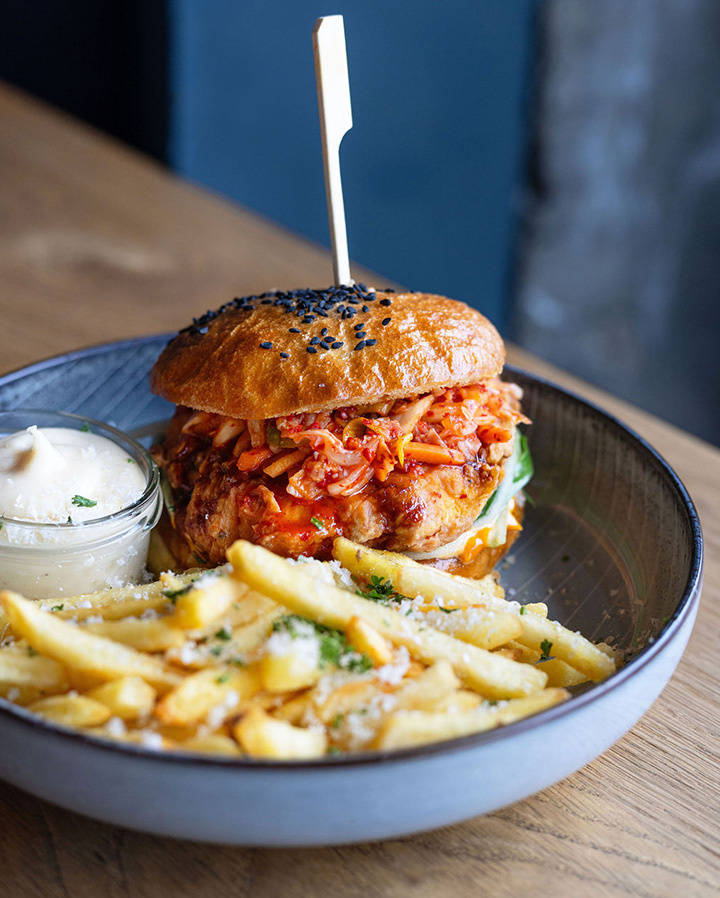 KOREAN CHICKEN BURGER i gruppen KAFÉER & SORTIMENT / BRUNCH - WEEKEND hos MR CAKE (310028)