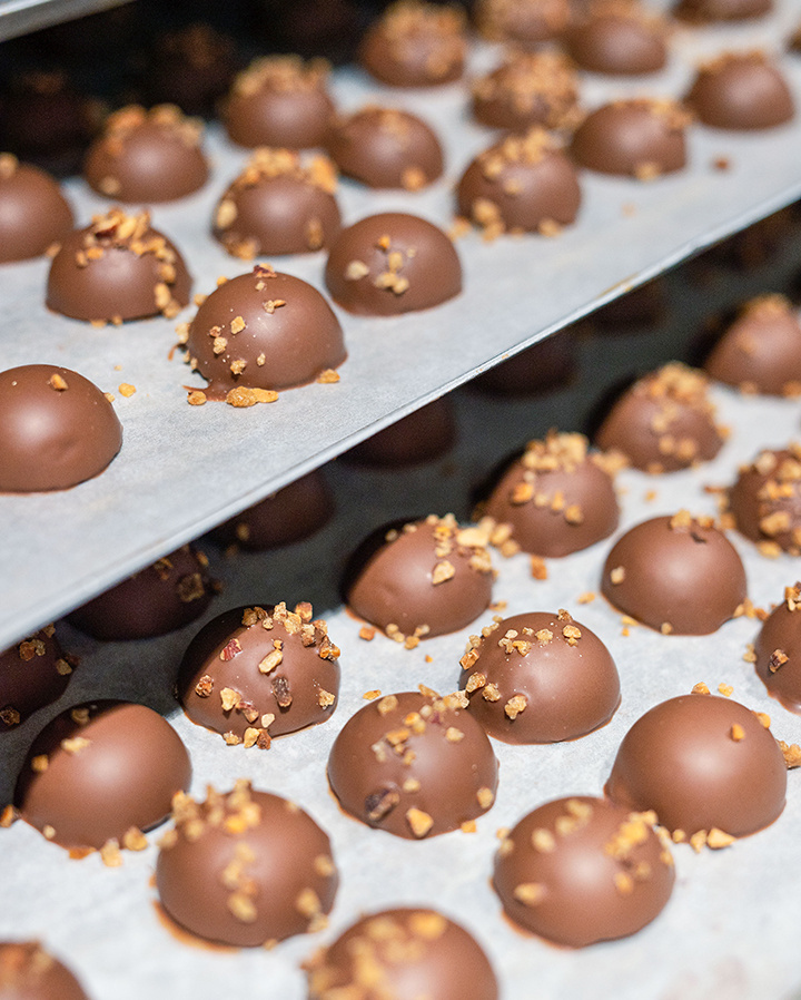 NOUGATKRISP belgisk choklad (8 st) i gruppen ALLA PRODUKTER / SWEET SNACKS hos MR CAKE (450033)